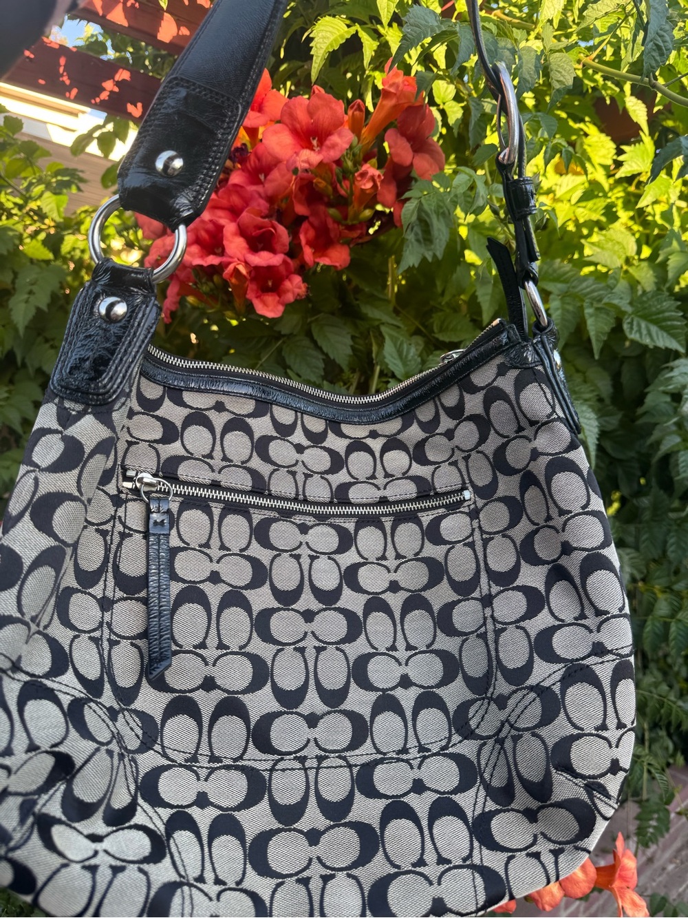 Vintage Coach Penelope Signature Hobo
Shoulder Bag (Large Size) - Picture 2 of 6